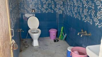 Shower, towels, soap, shampoo