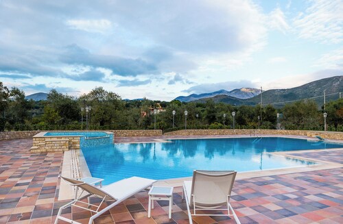 CAMERA 101
Posto incantevole immerso nel verde a due passi dal maredi Sperlonga.