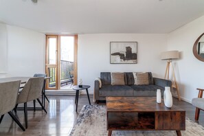 Appartement | Aire de séjour | Téléviseur de 37 po avec télévision par câble, Netflix