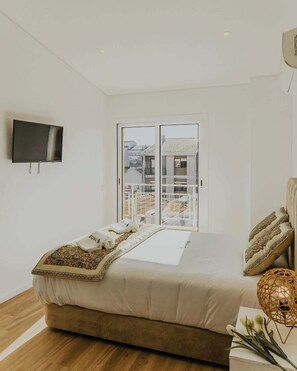 4 dormitorios, tabla de planchar con plancha, cuna de viaje y wifi