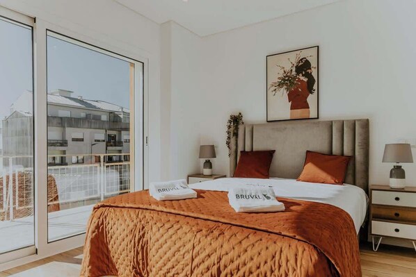 4 bedrooms, iron/ironing board, travel cot, WiFi