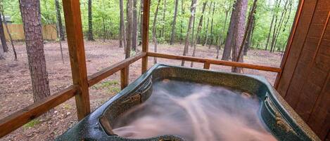 Bañera de hidromasaje al aire libre