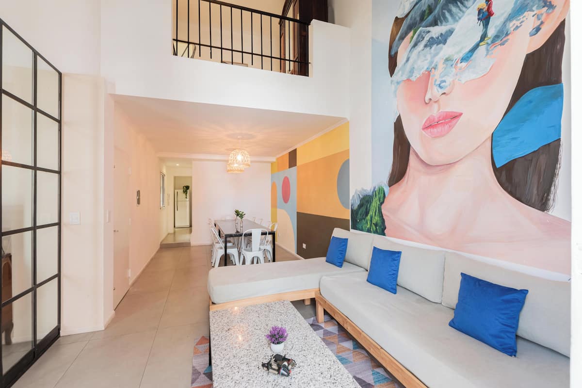 Comfort Townhome, City View | Living area