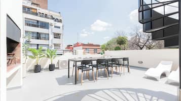 Comfort Townhome, City View | Terrace/patio