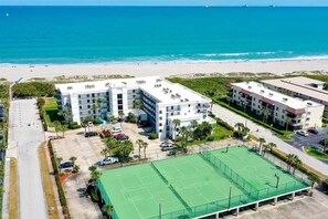 Sports court - Ocean's Edge Retreat- Direct Ocean 2 Bed/2Bath (Cape Canaveral)