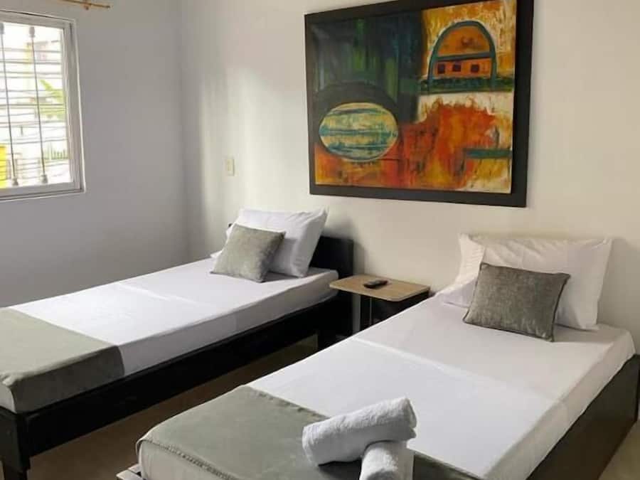 Classic Twin Room | Free WiFi