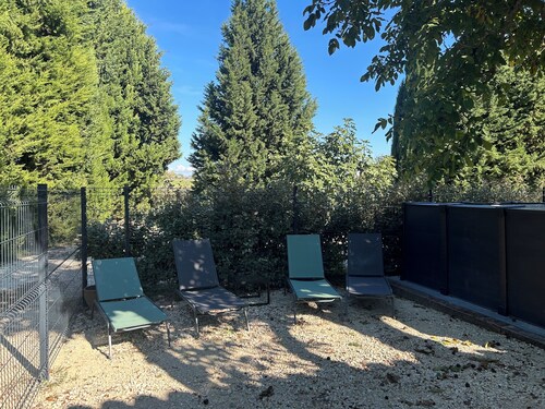 Provencal house near the lake 