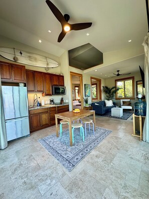 智能電視、書籍