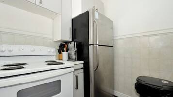 Apartment, 3 Bedrooms, Smoking | Interior