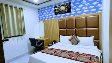Deluxe Double Room, City View | Egyptian cotton sheets, premium bedding, down duvets, memory-foam beds