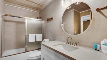 Appart'hÎtel, 1 trÚs grand lit et 1 canapé-lit (Seacove 6A) | Salle de bain
