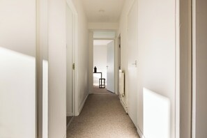 Apartament | 2 dormitoris, roba de llit hipoal·lergògena i mobiliari individual