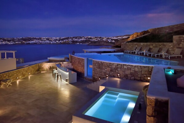 Front of property - Villa Sapphire 6BR Hot Tub & Pool Ornos (Mykonos)