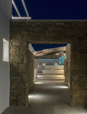 Exterior - Villa Sapphire 6BR Hot Tub & Pool Ornos (Mykonos)
