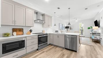 Condo, Resort View | Private kitchen | Full-sized fridge, microwave, oven, stovetop