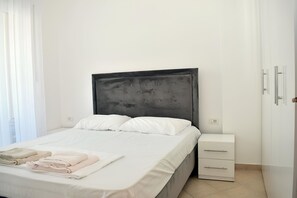 1 habitación, tabla de planchar con plancha, wifi gratis y ropa de cama 
