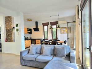 TV - Modern Villa at Perla Resort 150 (Gjiri Lalzit)