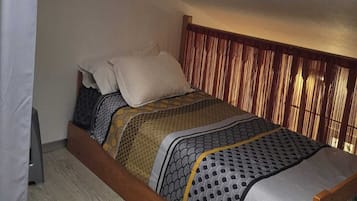 1 bedroom, bed sheets