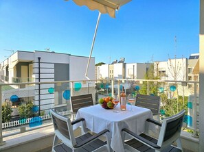 Outdoor dining - Perla Holiday Homes 146 (Gjiri Lalzit)