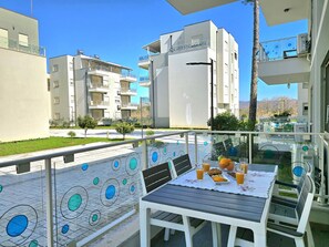 Outdoor dining - Perla Holiday Homes 147 (Gjiri Lalzit)