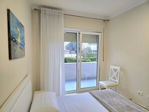 2 bedrooms, iron/ironing board, free WiFi