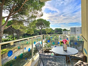 Outdoor dining - Perla Holiday Homes 145 (Gjiri Lalzit)