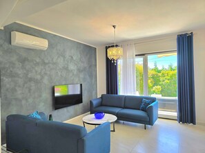 TV - Modern Villa At Perla Resort 276 (Gjiri Lalzit)