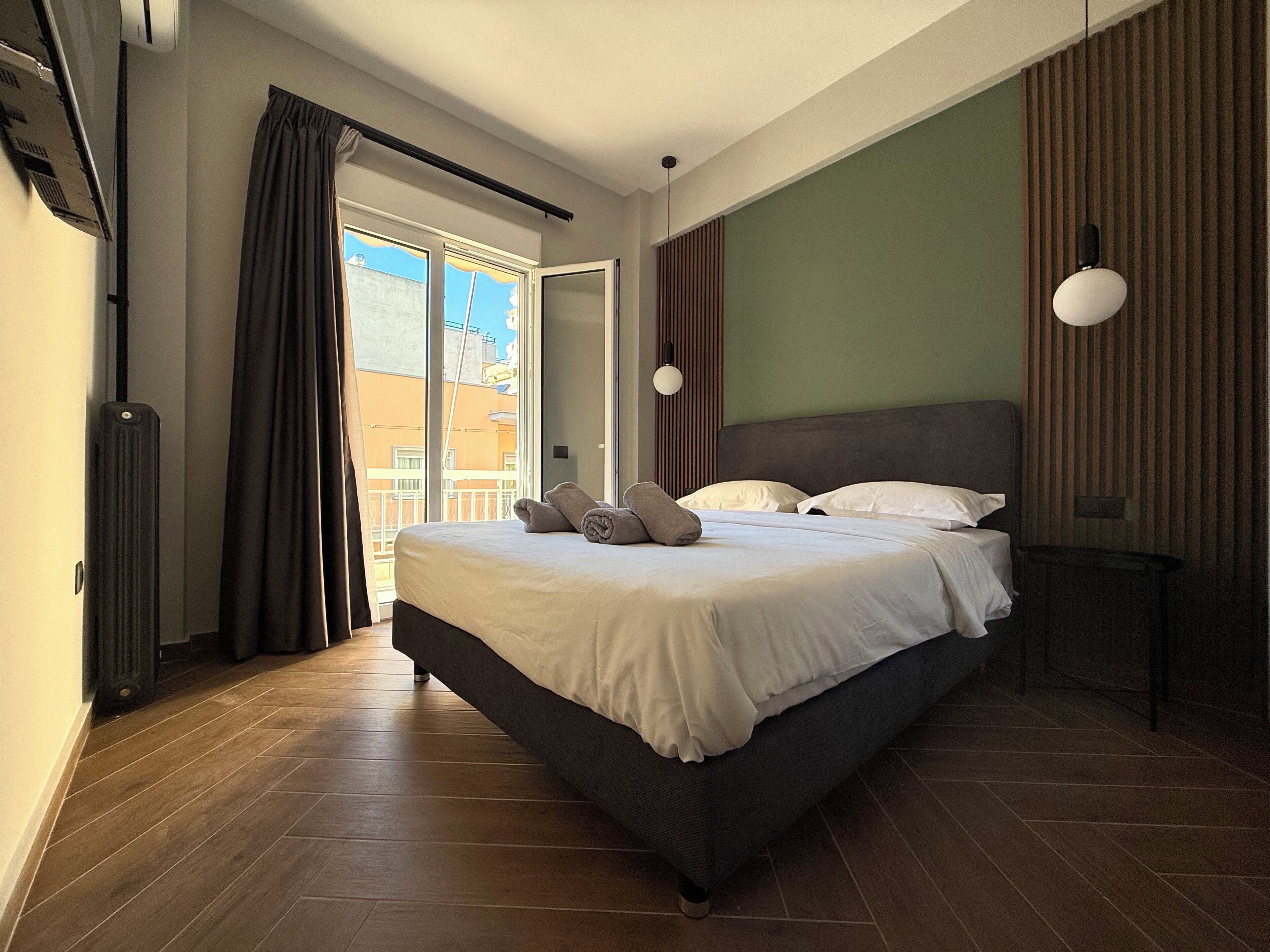 1 bedroom, desk, iron/ironing board, WiFi