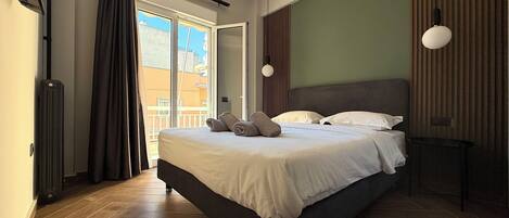 1 bedroom, desk, iron/ironing board, WiFi