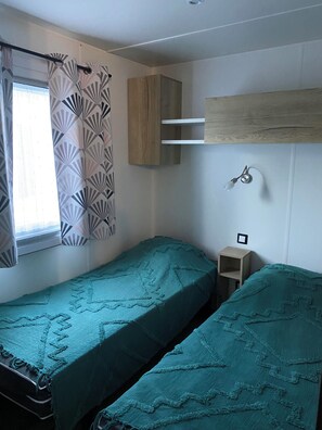 3 Schlafzimmer, Bügeleisen/Bügelbrett