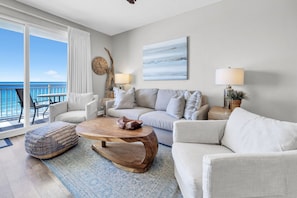 Condo, varias camas (Sterling Reef 303) | Área de sala de estar