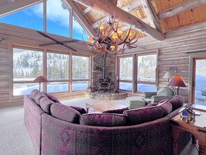 Interior - Log Home • Dog Friendly • Mtn. Views • 10 min. to Breck (Breckenridge)