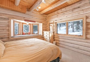 4 bedrooms, iron/ironing board, travel cot, free WiFi - Log Home • Dog Friendly • Mtn. Views • 10 min. to Breck (Breckenridge)