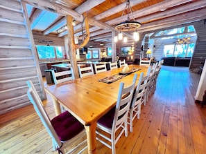 Dining - Log Home • Dog Friendly • Mtn. Views • 10 min. to Breck (Breckenridge)