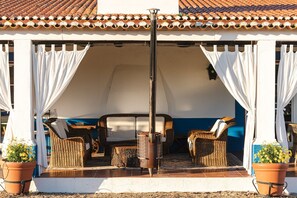 Terrace/patio - Charming Farm House With Pool (Ferreira do Alentejo)