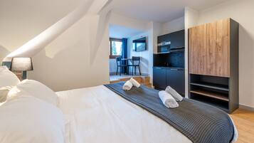 Chambre Double Deluxe, salle de bains privée | Wi-Fi gratuit, draps fournis