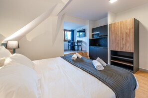 Chambre Deluxe double, salle de bain privée | Accès au Wi-Fi (inclus), literie fournie