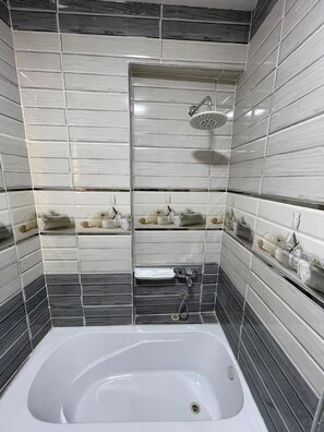 Standard Room | Bathroom