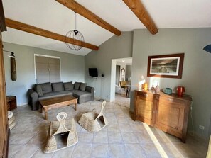 TV - New " Villa Nova " (Cornillon Confoux)