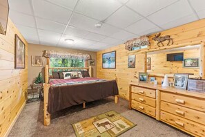 4 soverom, strykejern/-brett, wi-fi (inkludert) og sengetøy