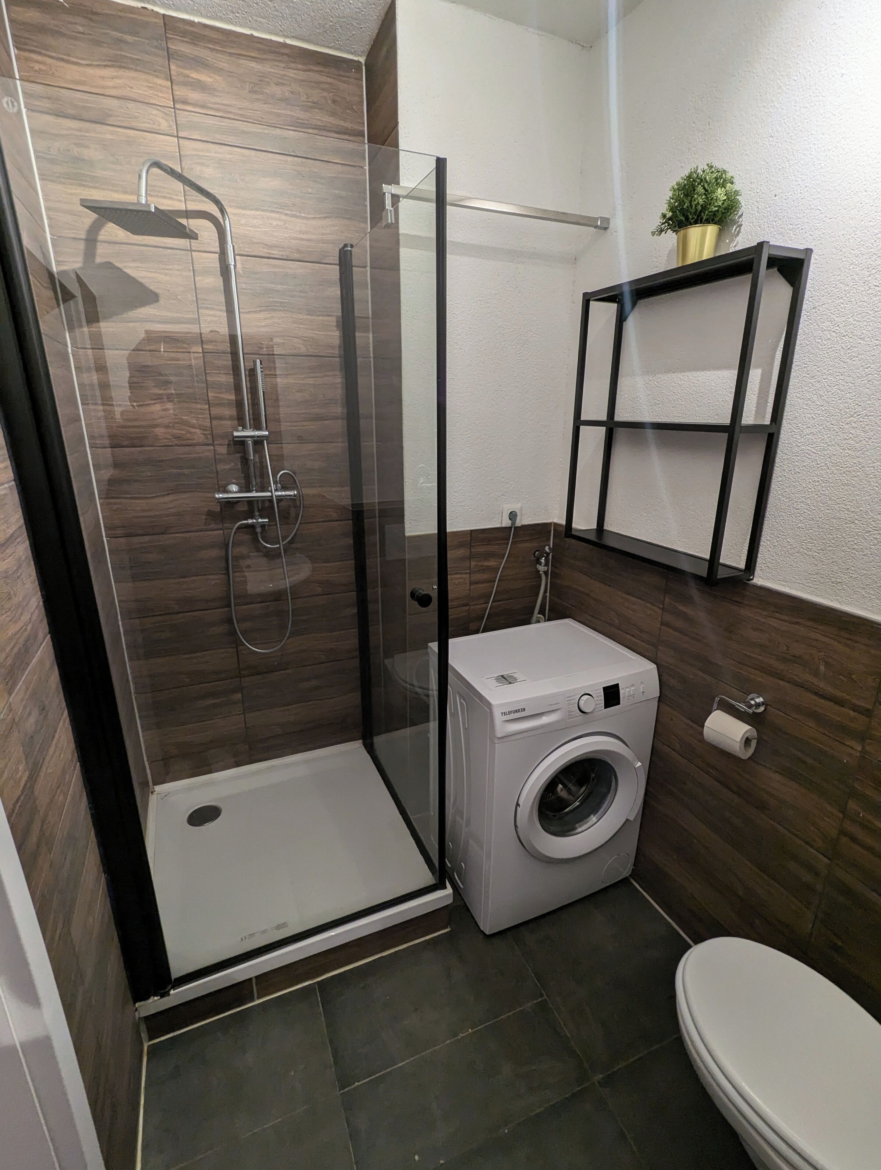 Bruser, håndklæder, Sæbe, Toiletpapir