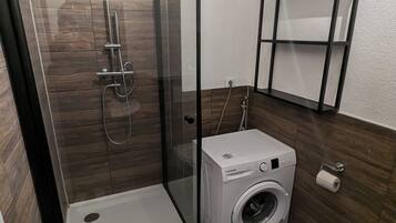 Bruser, håndklæder, Sæbe, Toiletpapir