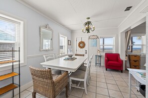 Maison, vue océan | Restauration dans la chambre