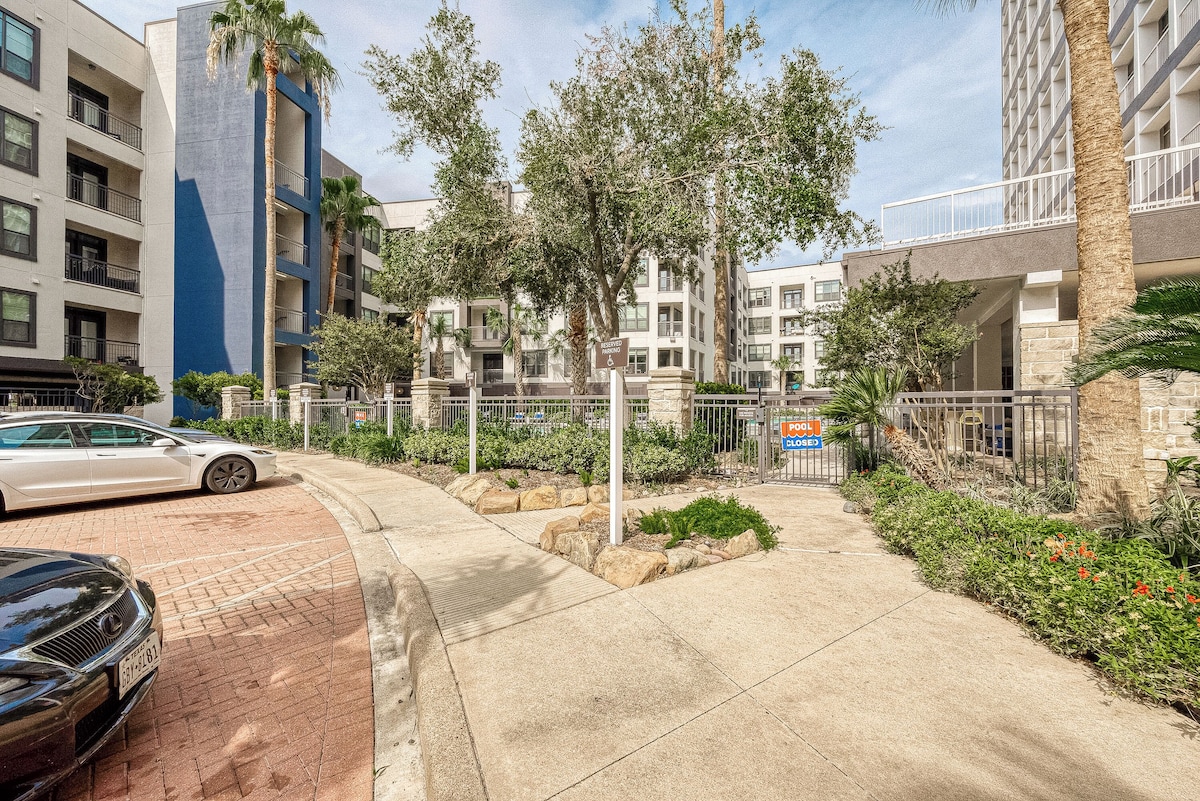 Photo 3 of Rodeo NRG Med Ctr Galleria 2 Bed 2 Bath Luxury