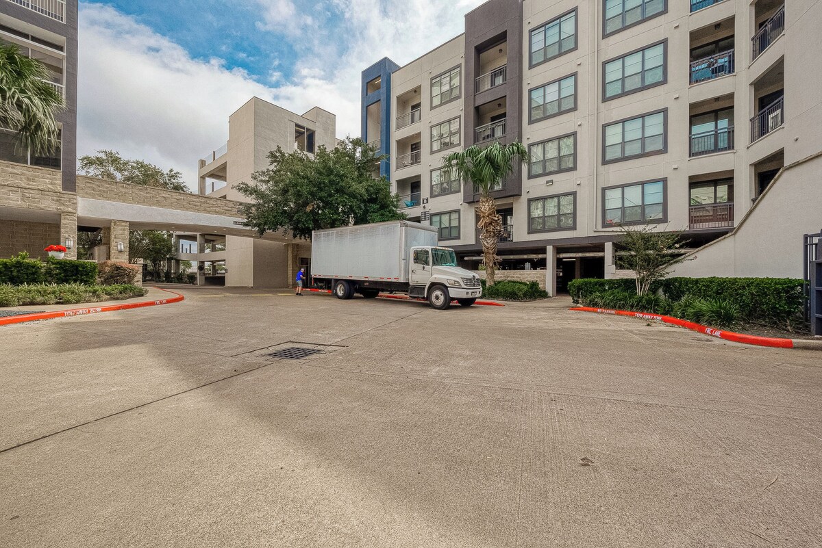Photo 4 of Rodeo NRG Med Ctr Galleria 2 Bed 2 Bath Luxury