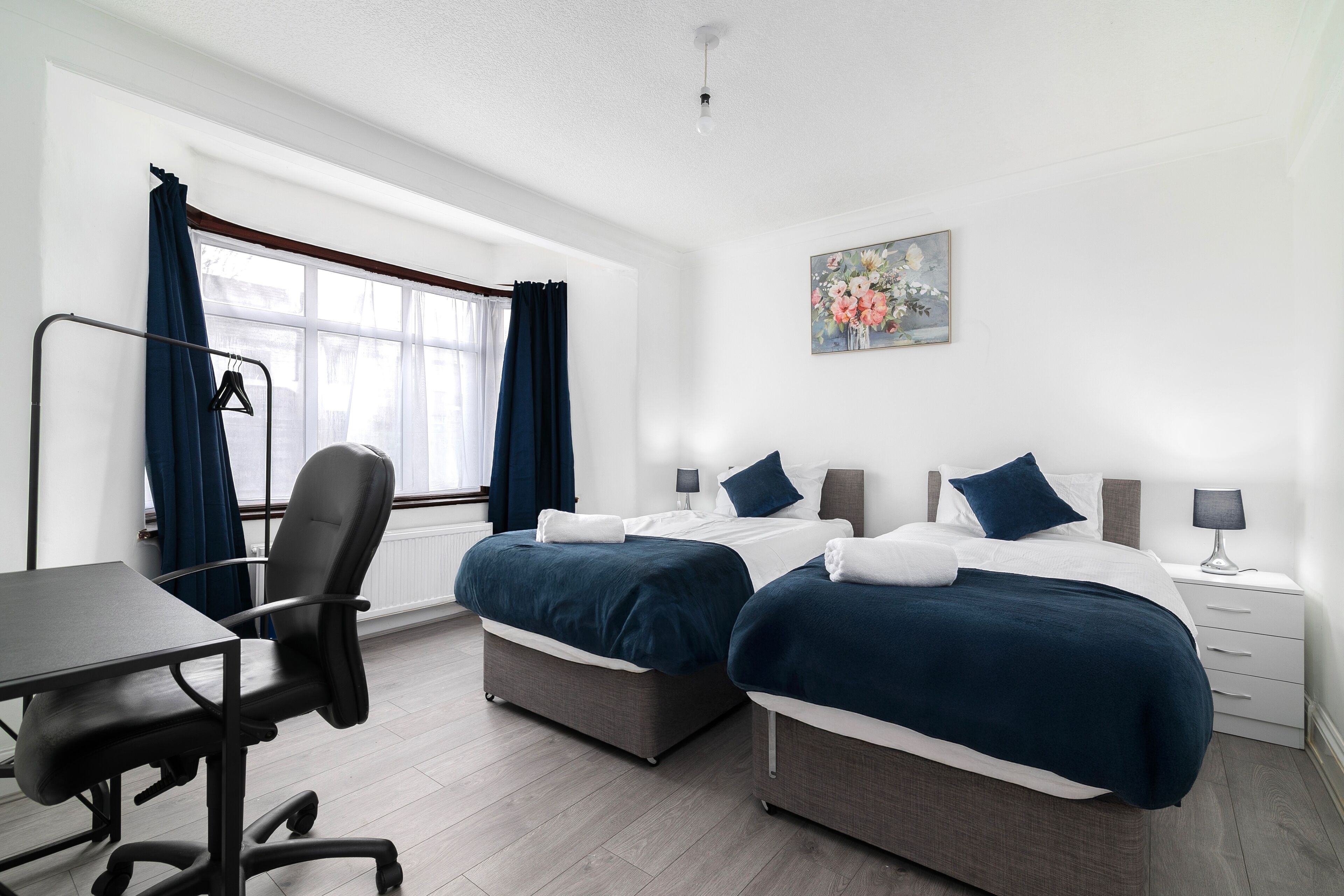 4 bedrooms, desk, iron/ironing board, free WiFi