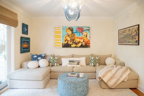 2BR/2.5BA in the PERFECT location in Ocean Springs! Downtown Sanctuary
