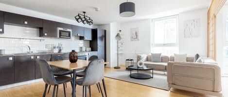 Departamento | Área de sala de estar | Televisión de 37 pulgadas con canales vía satélite y Netflix