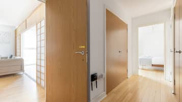 Apartment | 2 bedrooms, hypo-allergenic bedding, individually furnished