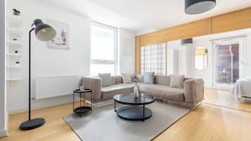 Appartement | Privékeuken | Een koelkast, een magnetron, een oven, een kookplaat